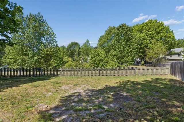 690 Emerald CT, Newport News, VA 23608