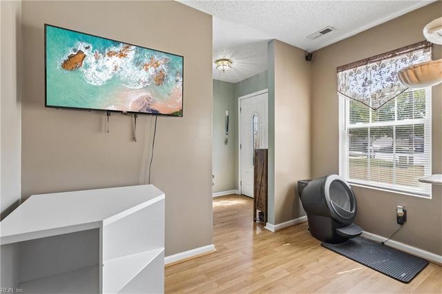 690 Emerald CT, Newport News, VA 23608
