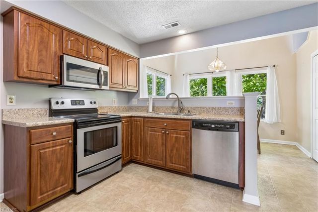 690 Emerald CT, Newport News, VA 23608