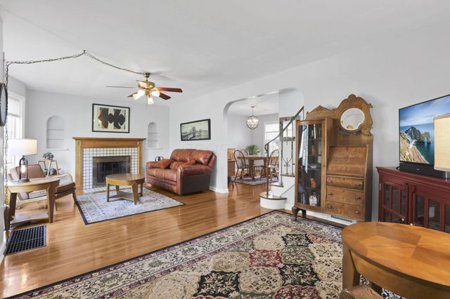 2926 Wicklow Road, Columbus, OH 43204