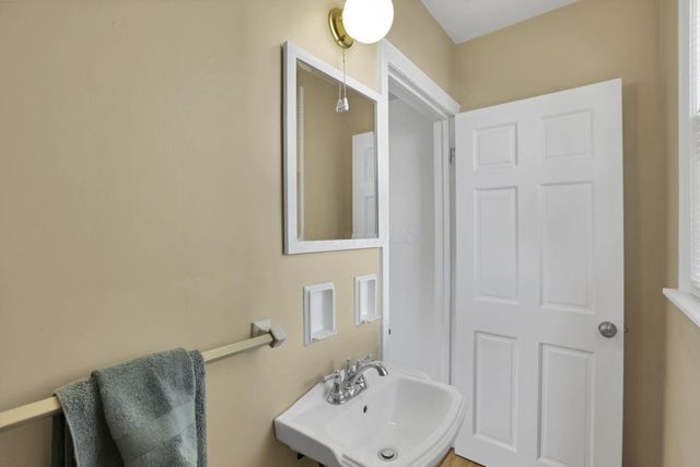 2926 Wicklow Road, Columbus, OH 43204