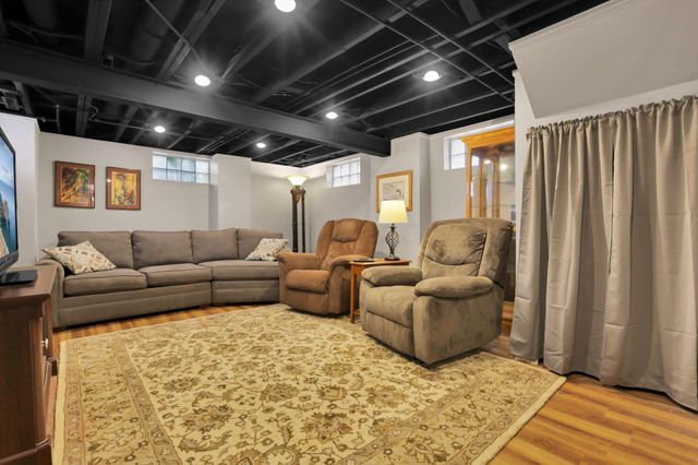 2926 Wicklow Road, Columbus, OH 43204