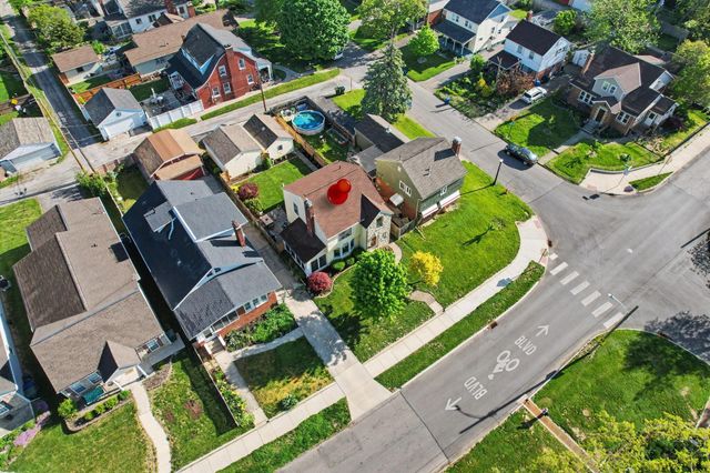 2926 Wicklow Road, Columbus, OH 43204