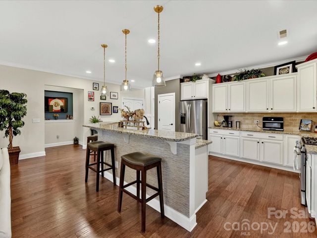 16033 Oxford Glenn Drive, Huntersville, NC 28078