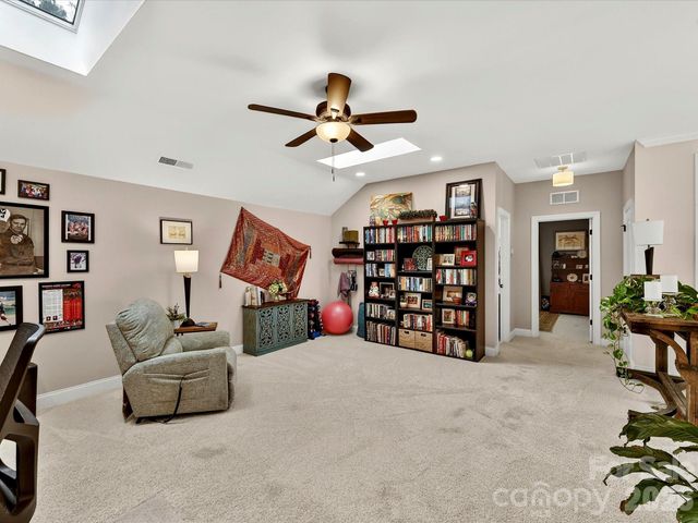 16033 Oxford Glenn Drive, Huntersville, NC 28078