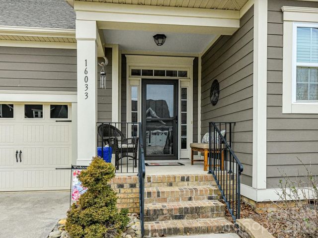 16033 Oxford Glenn Drive, Huntersville, NC 28078