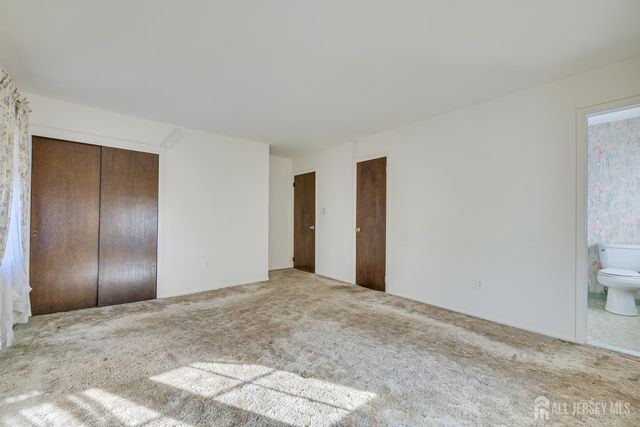 34 Stratford Circle, Edison, NJ 08820