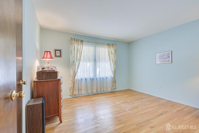 34 Stratford Circle, Edison, NJ 08820