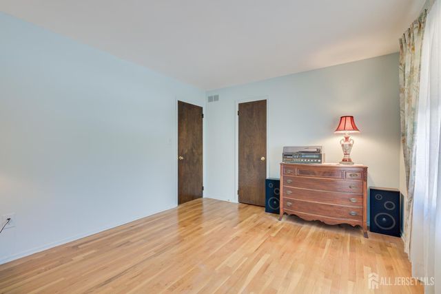 34 Stratford Circle, Edison, NJ 08820