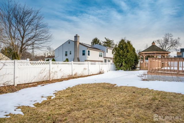 34 Stratford Circle, Edison, NJ 08820