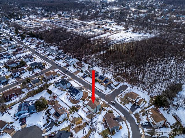 34 Stratford Circle, Edison, NJ 08820