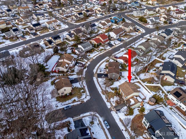 34 Stratford Circle, Edison, NJ 08820