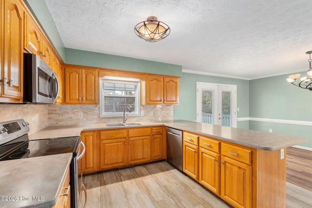 917 W Haven Boulevard, Morehead City, NC 28557