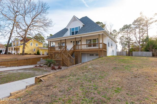 917 W Haven Boulevard, Morehead City, NC 28557