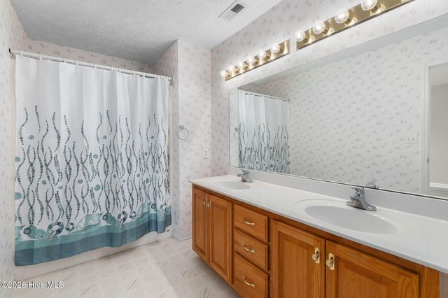 917 W Haven Boulevard, Morehead City, NC 28557