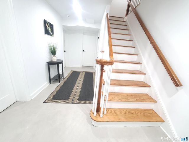 17 Woodlawn Avenue, Norwalk, CT 06854