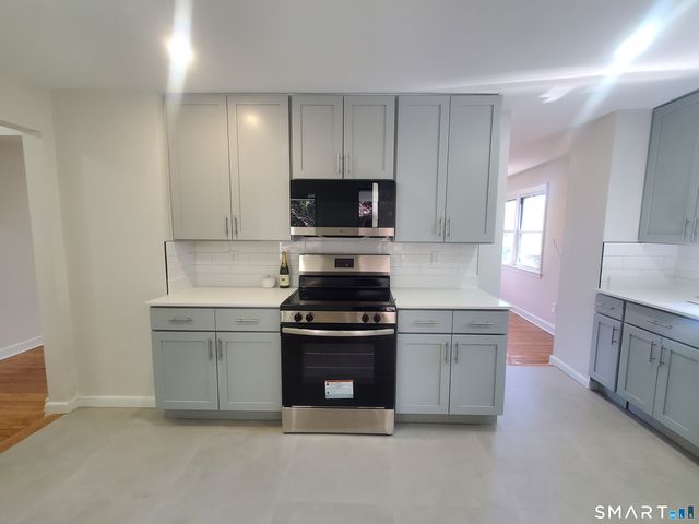 17 Woodlawn Avenue, Norwalk, CT 06854