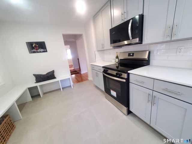 17 Woodlawn Avenue, Norwalk, CT 06854