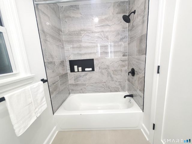 17 Woodlawn Avenue, Norwalk, CT 06854