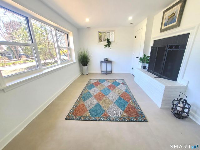 17 Woodlawn Avenue, Norwalk, CT 06854