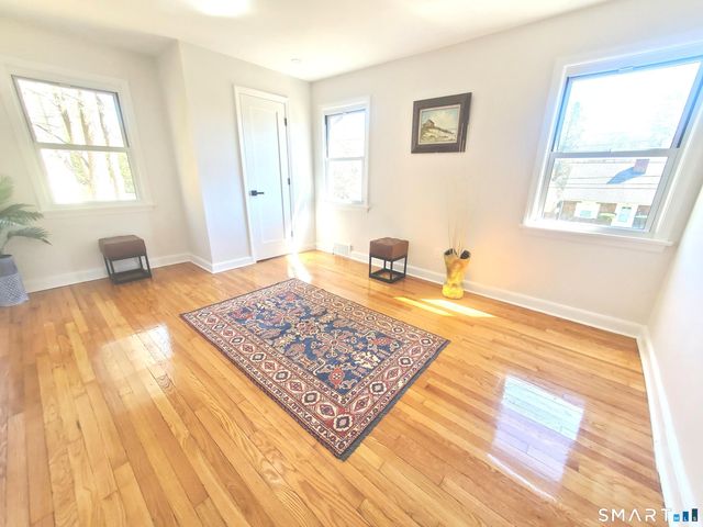 17 Woodlawn Avenue, Norwalk, CT 06854