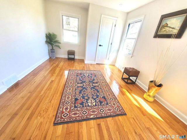 17 Woodlawn Avenue, Norwalk, CT 06854