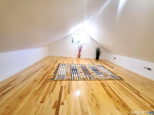 17 Woodlawn Avenue, Norwalk, CT 06854