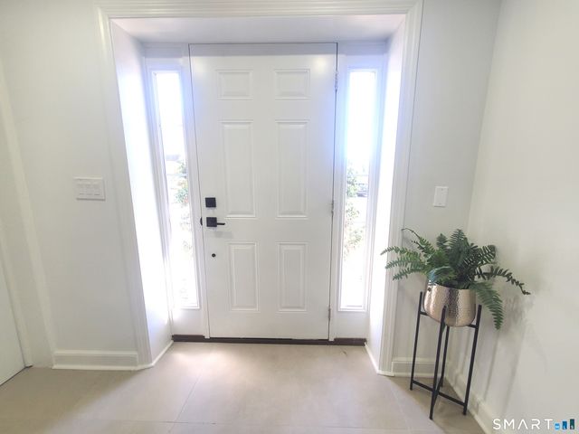 17 Woodlawn Avenue, Norwalk, CT 06854