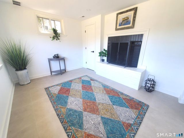 17 Woodlawn Avenue, Norwalk, CT 06854