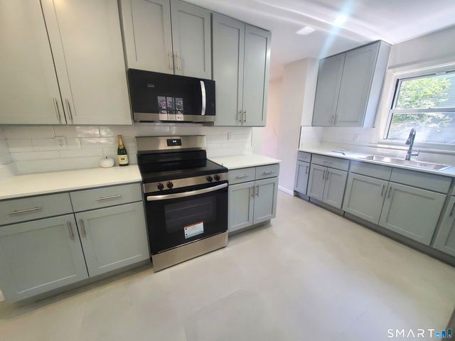 17 Woodlawn Avenue, Norwalk, CT 06854