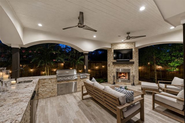 923 Chinquapin Place, Houston, TX 77094