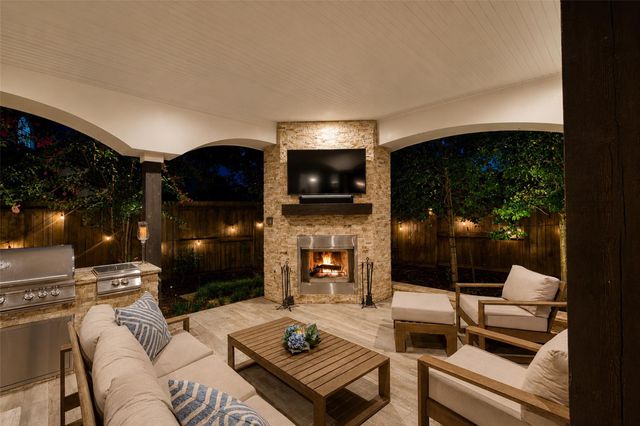 923 Chinquapin Place, Houston, TX 77094