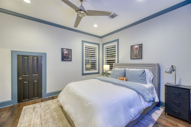923 Chinquapin Place, Houston, TX 77094