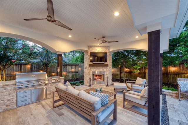 923 Chinquapin Place, Houston, TX 77094