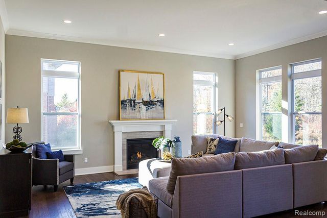 14009 Regatta Bay Drive, Shelby, MI 48315