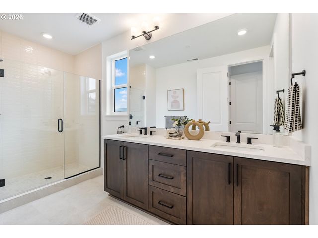 6495 Nw Olympic Ln 25, Camas, WA 98607