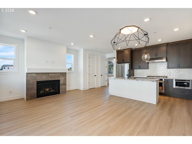 6495 Nw Olympic Ln 25, Camas, WA 98607