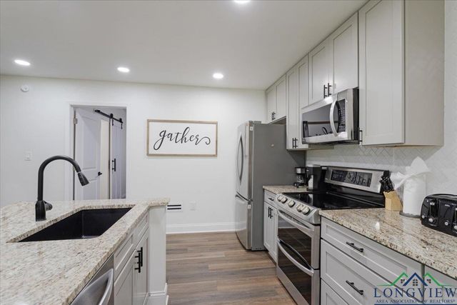 299 Southshore Drive, Lone Star, TX 75668