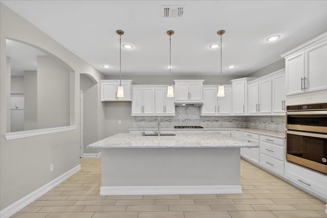 940 Crest Breeze Drive, Fort Worth, TX 76052