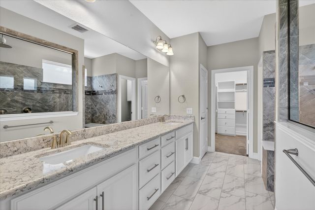 940 Crest Breeze Drive, Fort Worth, TX 76052