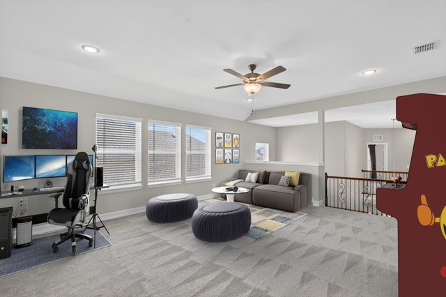 940 Crest Breeze Drive, Fort Worth, TX 76052