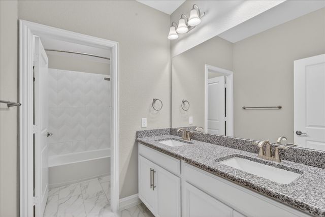 940 Crest Breeze Drive, Fort Worth, TX 76052