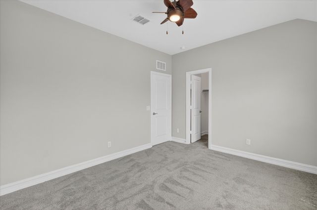 940 Crest Breeze Drive, Fort Worth, TX 76052