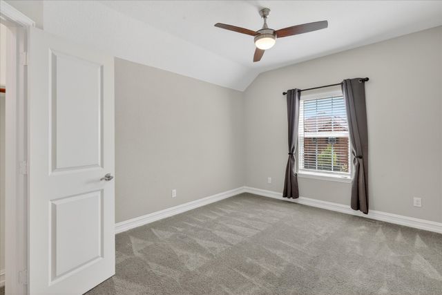 940 Crest Breeze Drive, Fort Worth, TX 76052