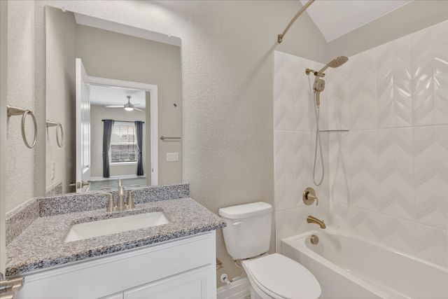 940 Crest Breeze Drive, Fort Worth, TX 76052