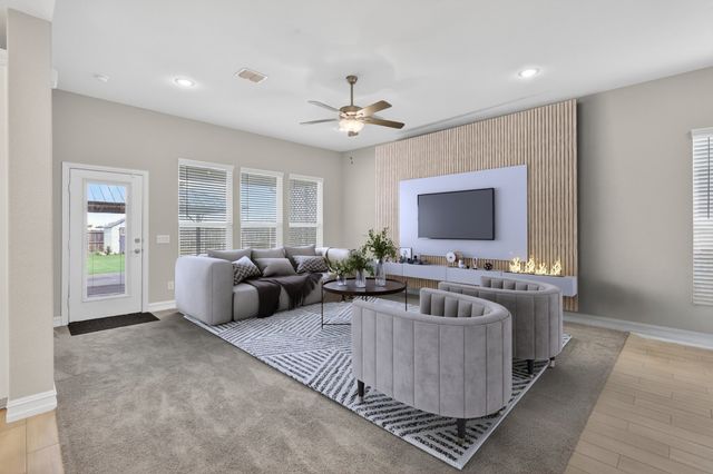 940 Crest Breeze Drive, Fort Worth, TX 76052