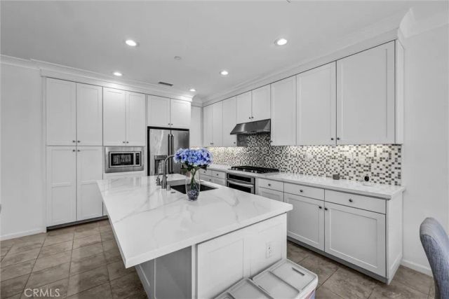 121 Rodeo, Irvine, CA 92602