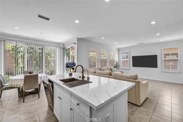121 Rodeo, Irvine, CA 92602