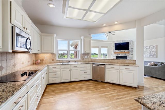 6704 W Shadow Valley Road, Rogers, AR 72758