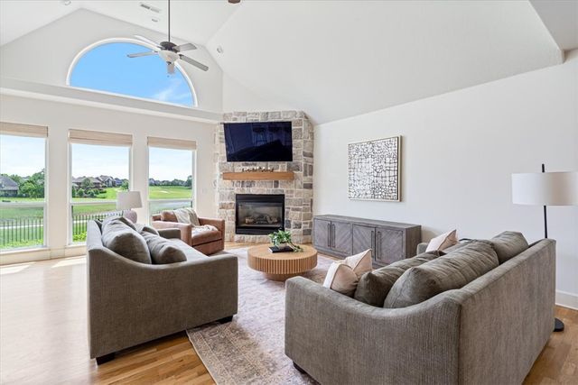6704 W Shadow Valley Road, Rogers, AR 72758